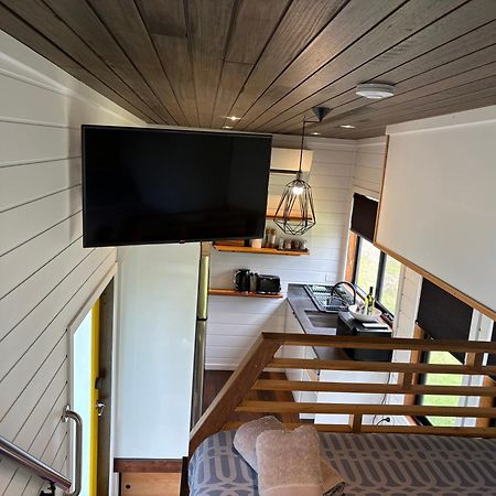 Ocean Breeze Tiny House - Ocean And Lake View Mallacoota Buitenkant foto