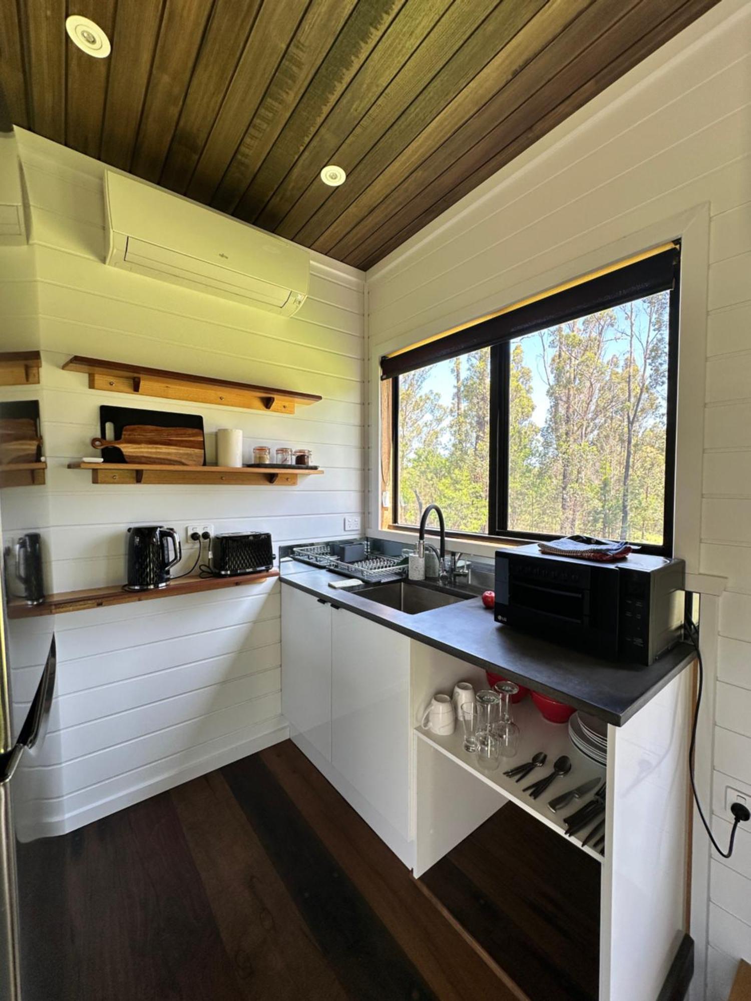 Ocean Breeze Tiny House - Ocean And Lake View Mallacoota Buitenkant foto
